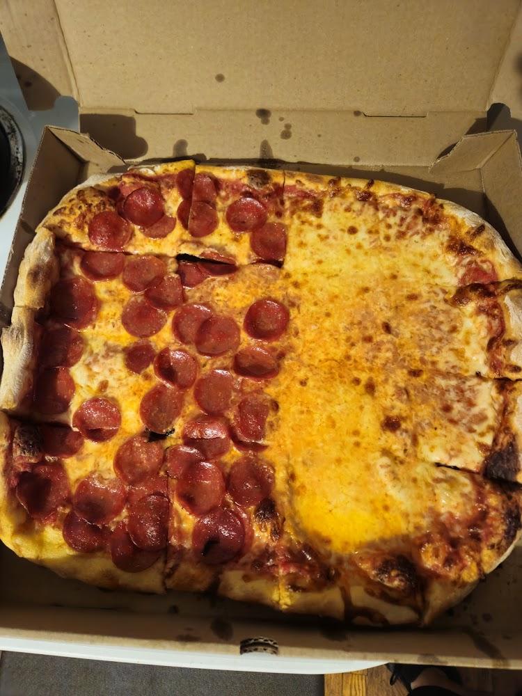 2 Guys Pizzeria